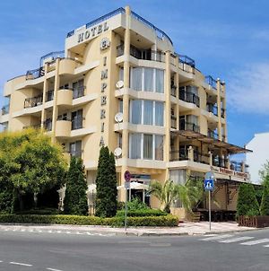 Semeen Hotel Imperial Πριμόρσκο Exterior photo