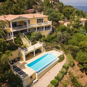 Villa Montecarlo With Stupendous View Overlooking Sea Les Issambres Exterior photo