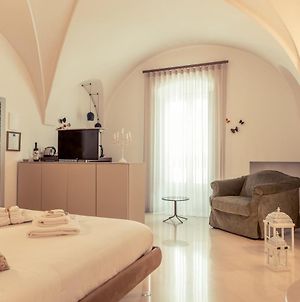 Domus San Giovanni Bed and Breakfast Locorotondo Exterior photo
