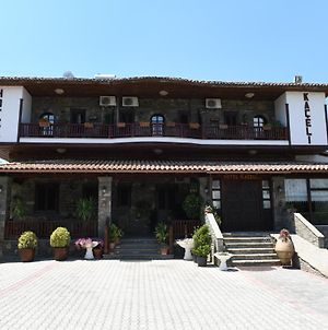 Hotel Kaceli Μπεράτ Exterior photo