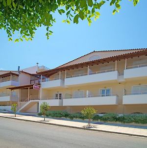 Agios Sostis Aparthotel Κυπαρισσία Exterior photo