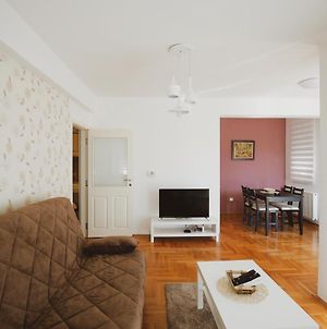 Apartman 4, Sindeliceva 40 Διαμέρισμα Gornji Milanovac Exterior photo