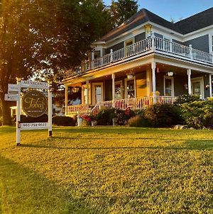 Toba'S Bed & Breakfast East LaHave Exterior photo