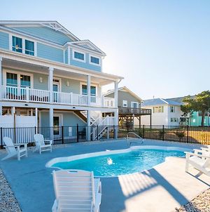 Long Call By Oak Island Accommodations Exterior photo
