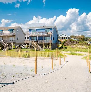 Mead Us At The Beach By Oak Island Accommodations Exterior photo