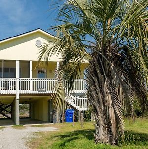 See Otter By Oak Island Accommodations Exterior photo