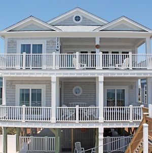 C & E By The Sea By Oak Island Accommodations Exterior photo