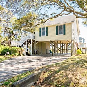 Dolphin Waves By Oak Island Accommodations Exterior photo