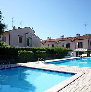 Cosy Two - Storey Villa With A Garden And A Shared Swimming Pool Porto Santa Margherita di Caorle Exterior photo