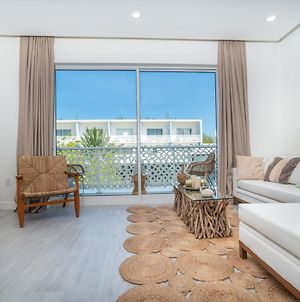 Luxury 1 Bed Apartment Near Seven Mile Beach At The Grove - Villa Zen West Bay Exterior photo