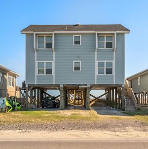 Front Row By Oak Island Accommodations Exterior photo