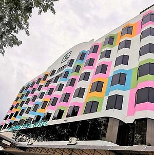 Kuching Park Hotel Exterior photo