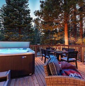 Wolfe By Avantstay 5Mins Northstar W Hot Tub, Fireplace, 2 Private Decks Truckee Exterior photo