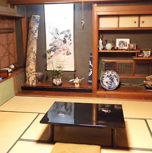 Traditional Japanese House With Beatiful Garden Ξενοδοχείο Hirakata Exterior photo