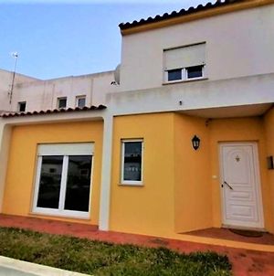 3 Bedrooms House At Atouguia Da Baleia 400 M Away From The Beach With Enclosed Garden And Wifi Exterior photo
