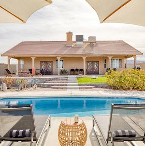 Salton By Avantstay Luxury Desert Estate W A Gorgeous Interior Pool Patio Ping Pong Twentynine Palms Exterior photo