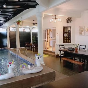 Comfortable Swimming Pool Homestay Melaka Exterior photo