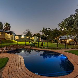 Self-Catered Apartment With Pool Krugersdorp Exterior photo