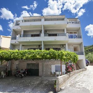 Apartments By The Sea Tucepi, Makarska - 11486 Exterior photo