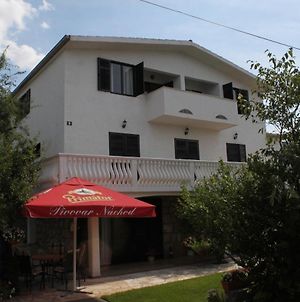 Apartments And Rooms By The Sea Starigrad, Paklenica - 6588 Starigrad Paklenica Exterior photo
