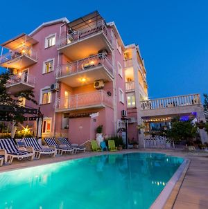 Family Friendly Apartments With A Swimming Pool Okrug Gornji, Ciovo - 16893 Τρογκίρ Exterior photo