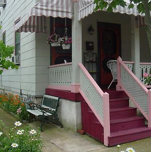 First Floor, 2 Bedrm 2 Bath, Sleeps 6, Parking Available, Walk To Beach & Shop Διαμέρισμα Cape May Exterior photo