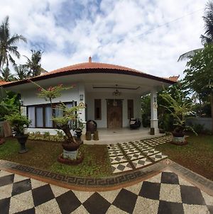 Vila Bukit Sari Βίλα Singaraja Exterior photo