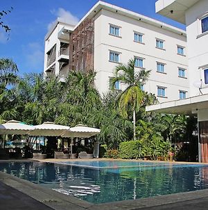 Palawan Uno Hotel Puerto Princesa Exterior photo