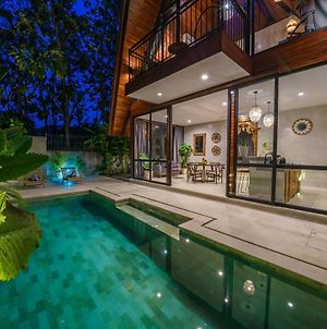 Villa Kirana - Designer 2-Bedroom Villa With Pool In Pererenan Munggu Exterior photo