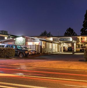 Twin Peaks Lakeside Inn Τούπο Exterior photo