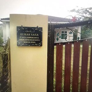 Nana'S Homestay Sik, Kg Batu 5 @ Sik Kedah Exterior photo