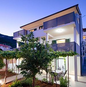 Apartments And Rooms By The Sea Komiza, Vis - 1151 Exterior photo