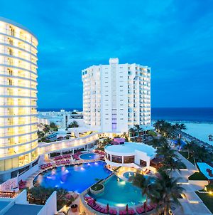 Krystal Grand Cancun Ξενοδοχείο Exterior photo