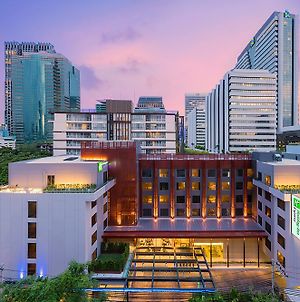 Holiday Inn Express Bangkok Sathorn Exterior photo