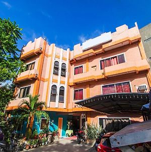 Oyo 749 La Maria Pension And Tourist Inn Hotel Cebu Exterior photo