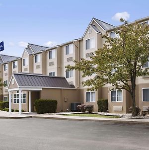 Microtel Inn By Wyndham Louisville East Exterior photo