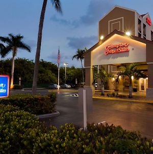 Hampton Inn & Suites Fort Lauderdale Airport Χόλιγουντ Exterior photo