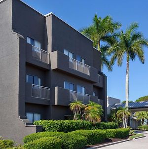 La Quinta Inn & Suites By Wyndham Ft. Myers-Sanibel Gateway Φορτ Μάγιερς Exterior photo
