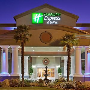 Holiday Inn Express And Suites Modesto Exterior photo