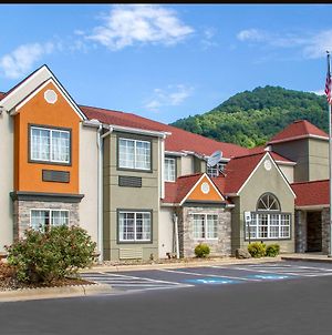 Quality Inn & Suites Maggie Valley - Cherokee Area Exterior photo