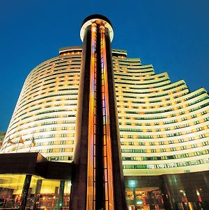 Hua Ting Hotel And Towers Σανγκάη Exterior photo