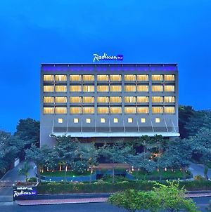 Radisson Blu Bengaluru Outer Ring Road Ξενοδοχείο Exterior photo