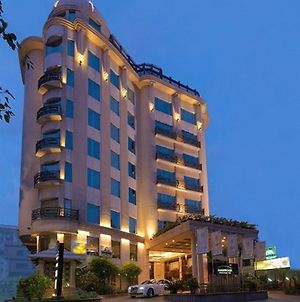 Goldfinch Hotel Μπανγκαλόρ Exterior photo