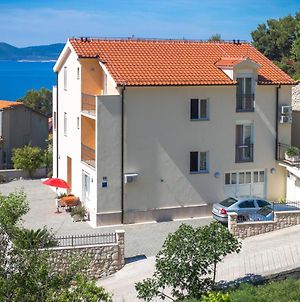 Apartments And Rooms By The Sea Brela, Makarska - 13118 Exterior photo