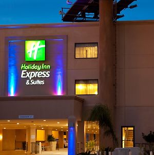 Holiday Inn Express Hotel & Suites Woodland Hills, An Ihg Hotel Λος Άντζελες Exterior photo