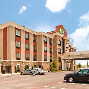 Holiday Inn Express & Suites San Antonio Se By At&T Center, An Ihg Hotel Exterior photo
