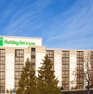 Holiday Inn Hotel And Suites Cincinnati Eastgate Exterior photo