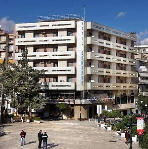 Ξενδοχείο Σαμαράς Ξενοδοχείο Λαμία Exterior photo