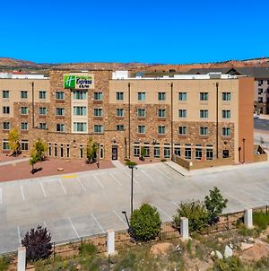 Holiday Inn Express Hotel & Suites Gallup East Exterior photo