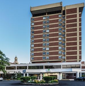 Holiday Inn & Suites Pittsfield-Berkshires, An Ihg Hotel Exterior photo